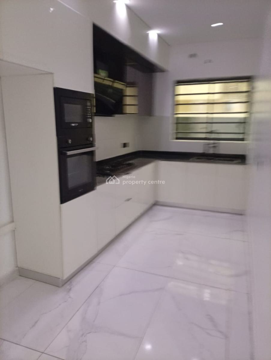 Beautifully Finished Serviced 3 Bedroom Apartments with Bq, Lekki Phase 1, Lekki, Lagos, Flat / Apartment for Sale