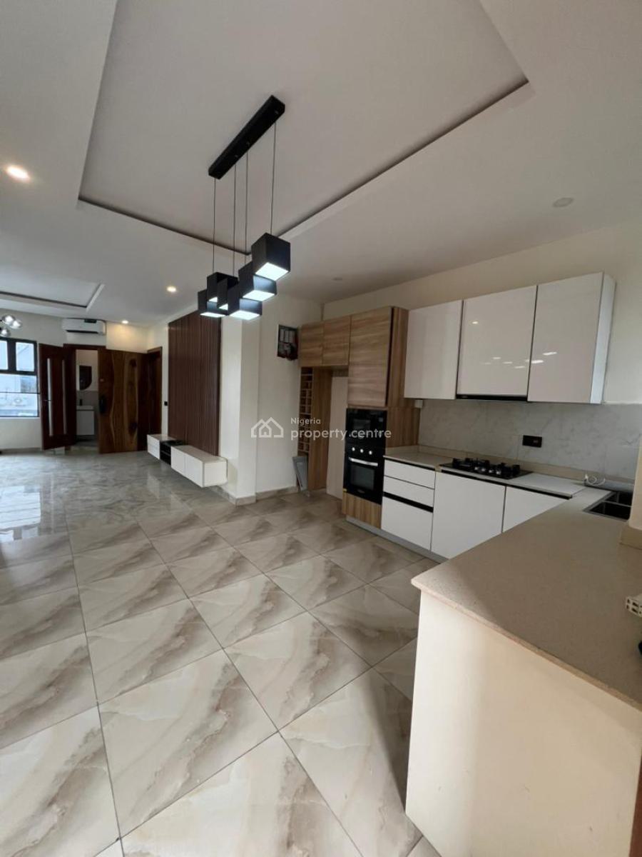 Luxurious 2 Bedroom Maisonette with a a Pool and Gym, Lekki Phase 1, Lekki, Lagos, Flat / Apartment for Rent