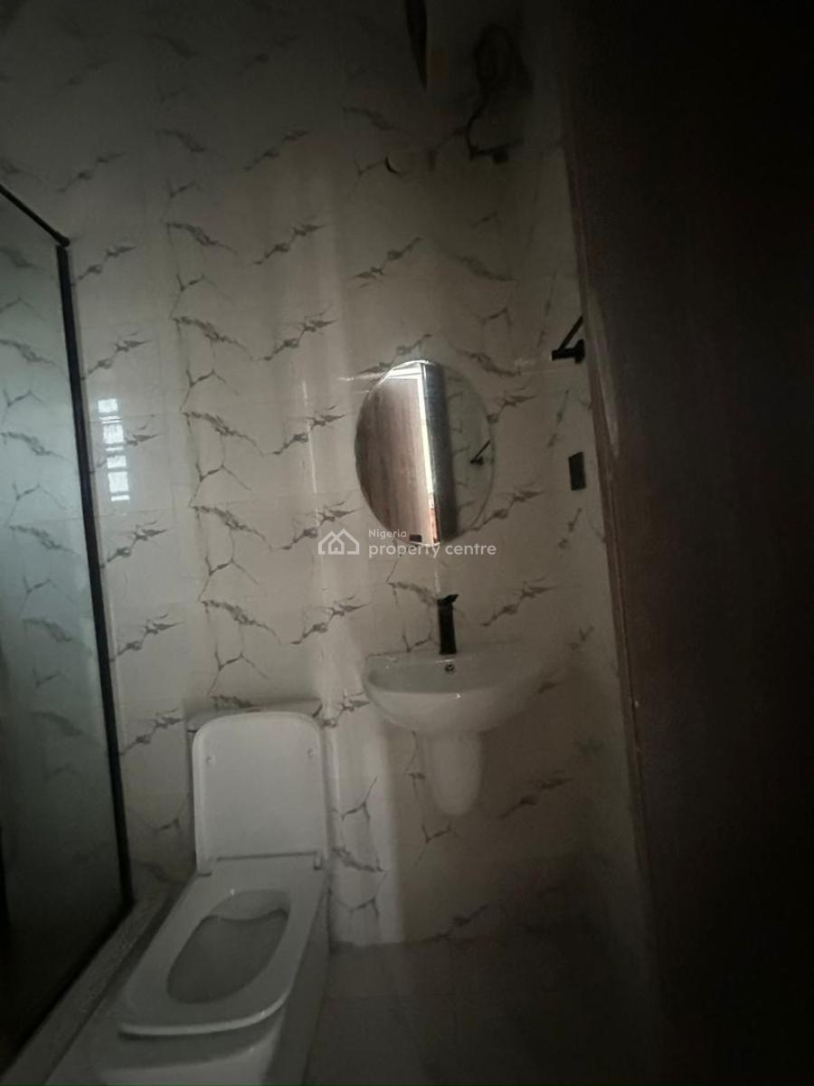 Spaciously 3 Bedroom Apartment with Swimming Pool & Elevator, Lekki Phase 1, Lekki, Lagos, Flat / Apartment for Sale