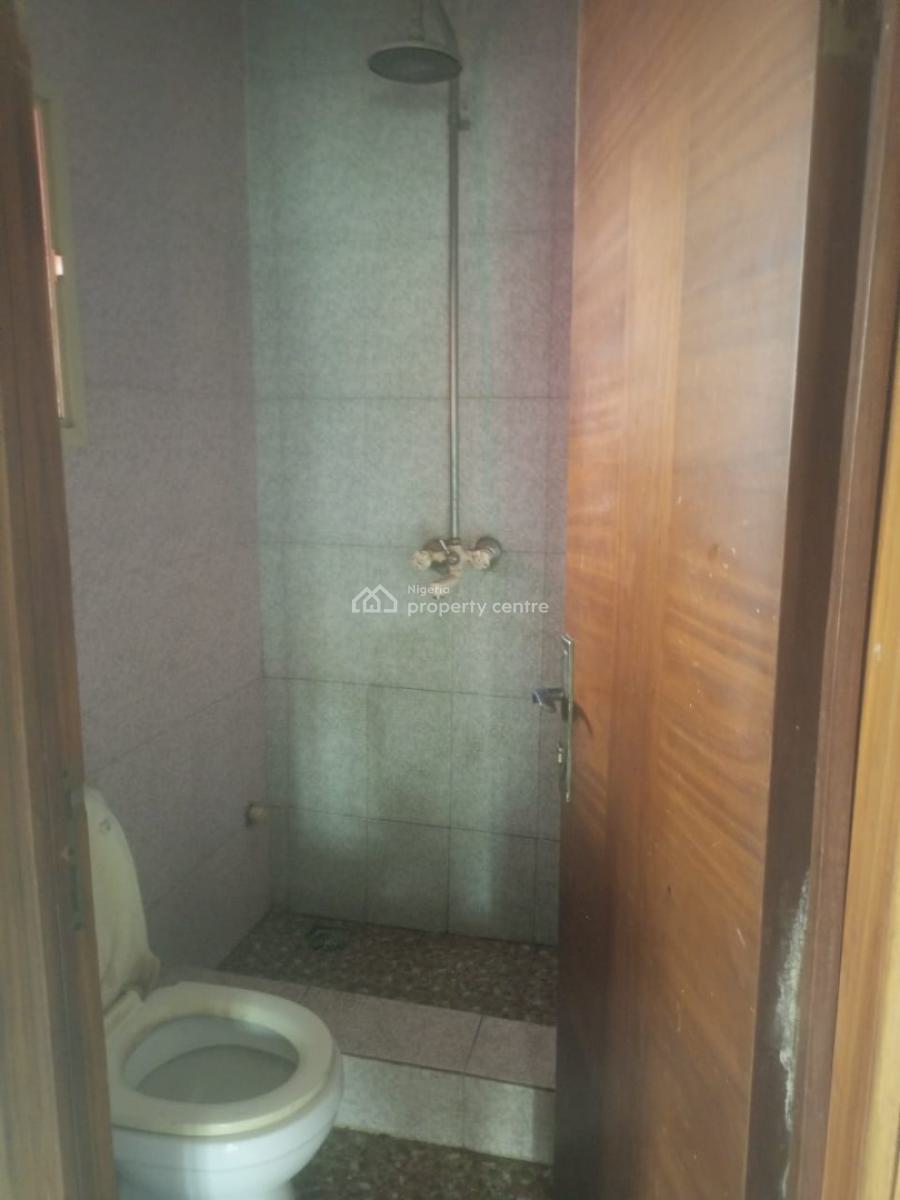 3 Bedroom Flat Upstairs, Unilag Estate, Gra Phase 1, Magodo, Lagos, Flat / Apartment for Rent