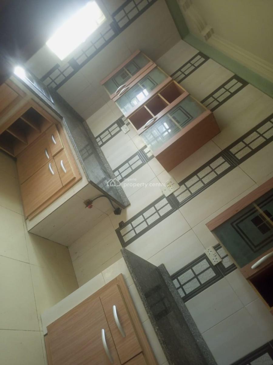 3 Bedroom Flat Upstairs, Unilag Estate, Gra Phase 1, Magodo, Lagos, Flat / Apartment for Rent
