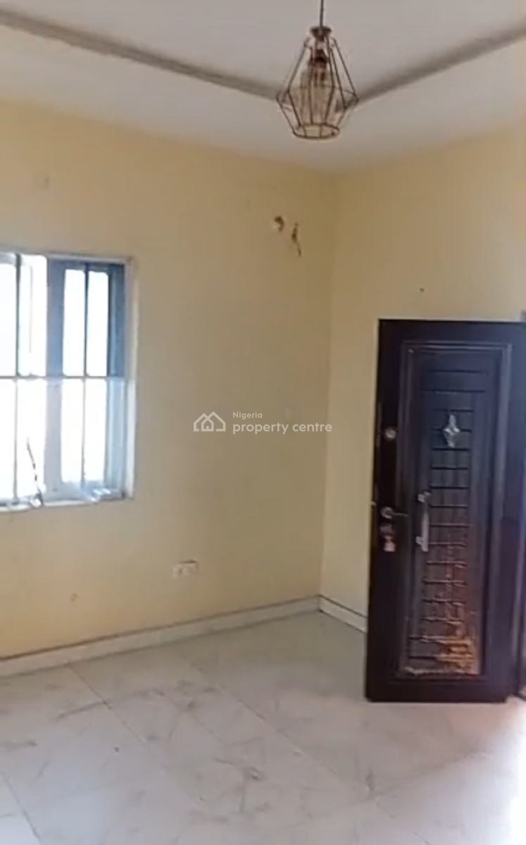 Standard & Spacious Upstairs Mini Flat { Video}, Mobile Road Ilaje, Ajah, Lagos, Mini Flat (room and Parlour) for Rent