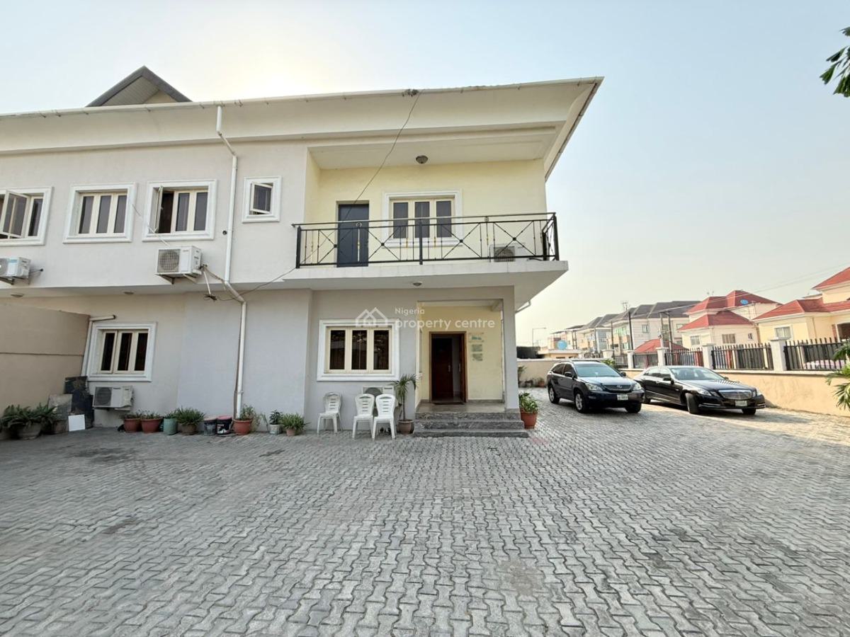 Self Serviced 5 Bedroom Semi Detached House with Bq, Strategically Situated, Lekki Phase 1, Lekki, Lagos, Semi-detached Duplex for Sale