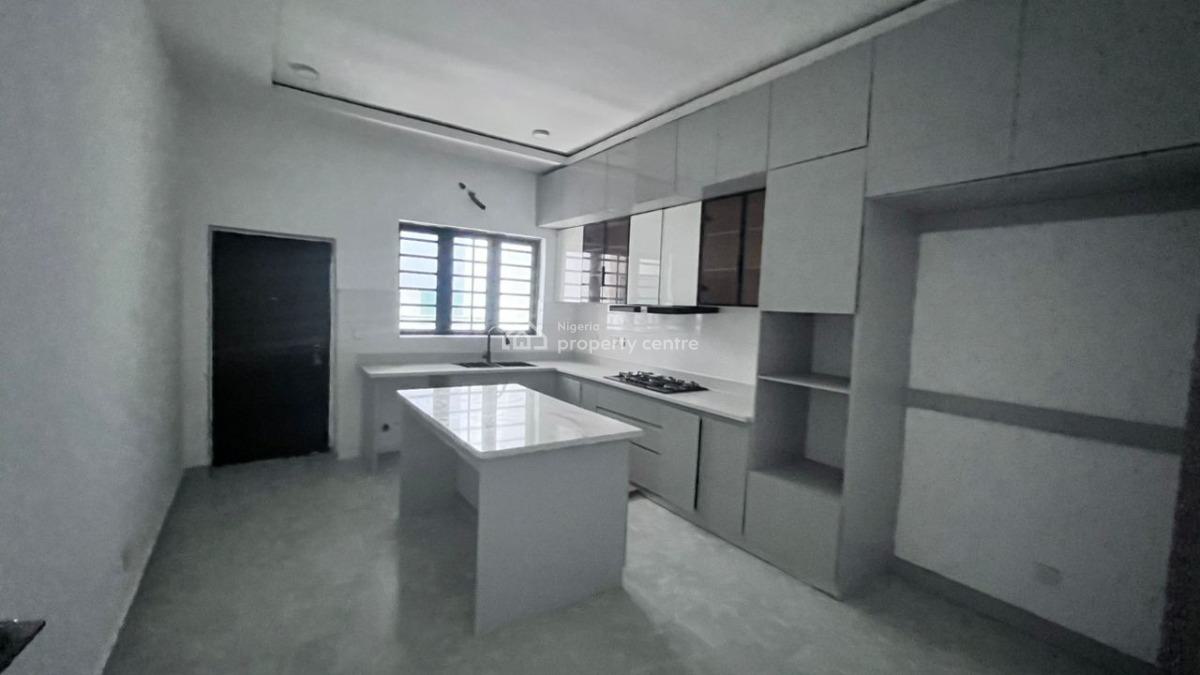 Luxury 3-bedroom Apartment with Bq., Lekki Phase 1, Lekki, Lagos, Flat / Apartment for Rent