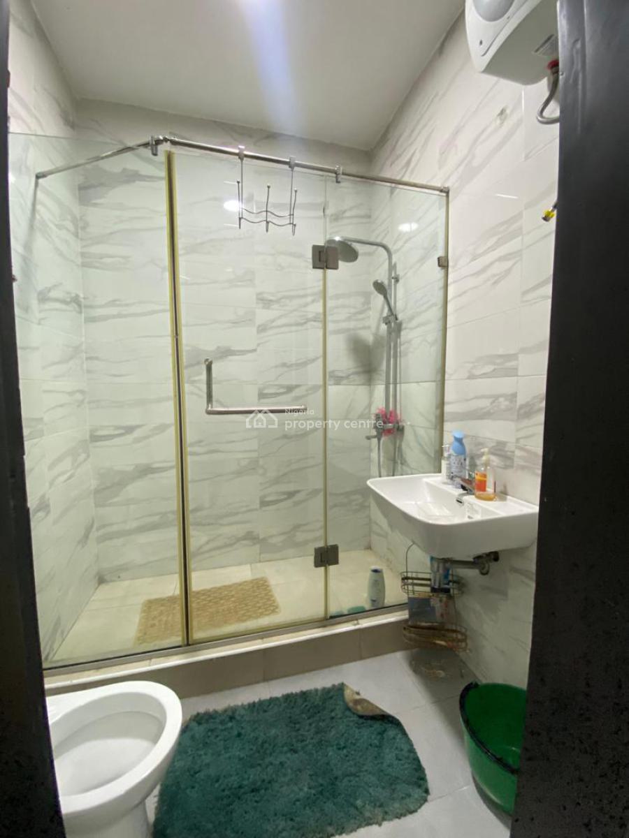 3 Bedroom Apartment with a Room Bq & a Swimming Pool, Lekki Phase 1, Lekki, Lagos, Flat / Apartment for Rent