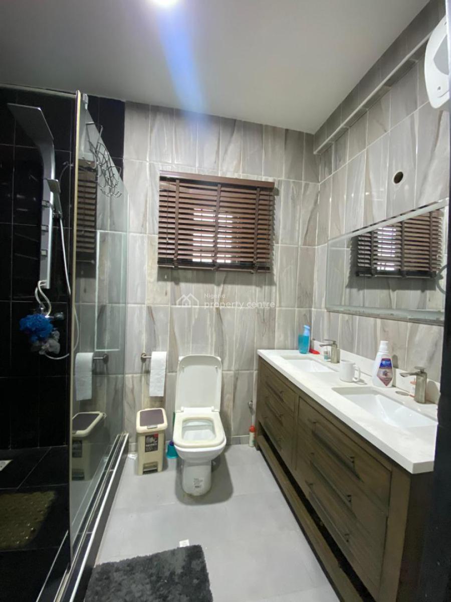 3 Bedroom Apartment with a Room Bq & a Swimming Pool, Lekki Phase 1, Lekki, Lagos, Flat / Apartment for Rent