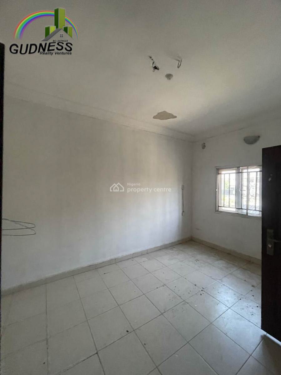 Spacious 3 Bedroom Flat, New Road, Lekki, Lagos, Flat / Apartment for Rent