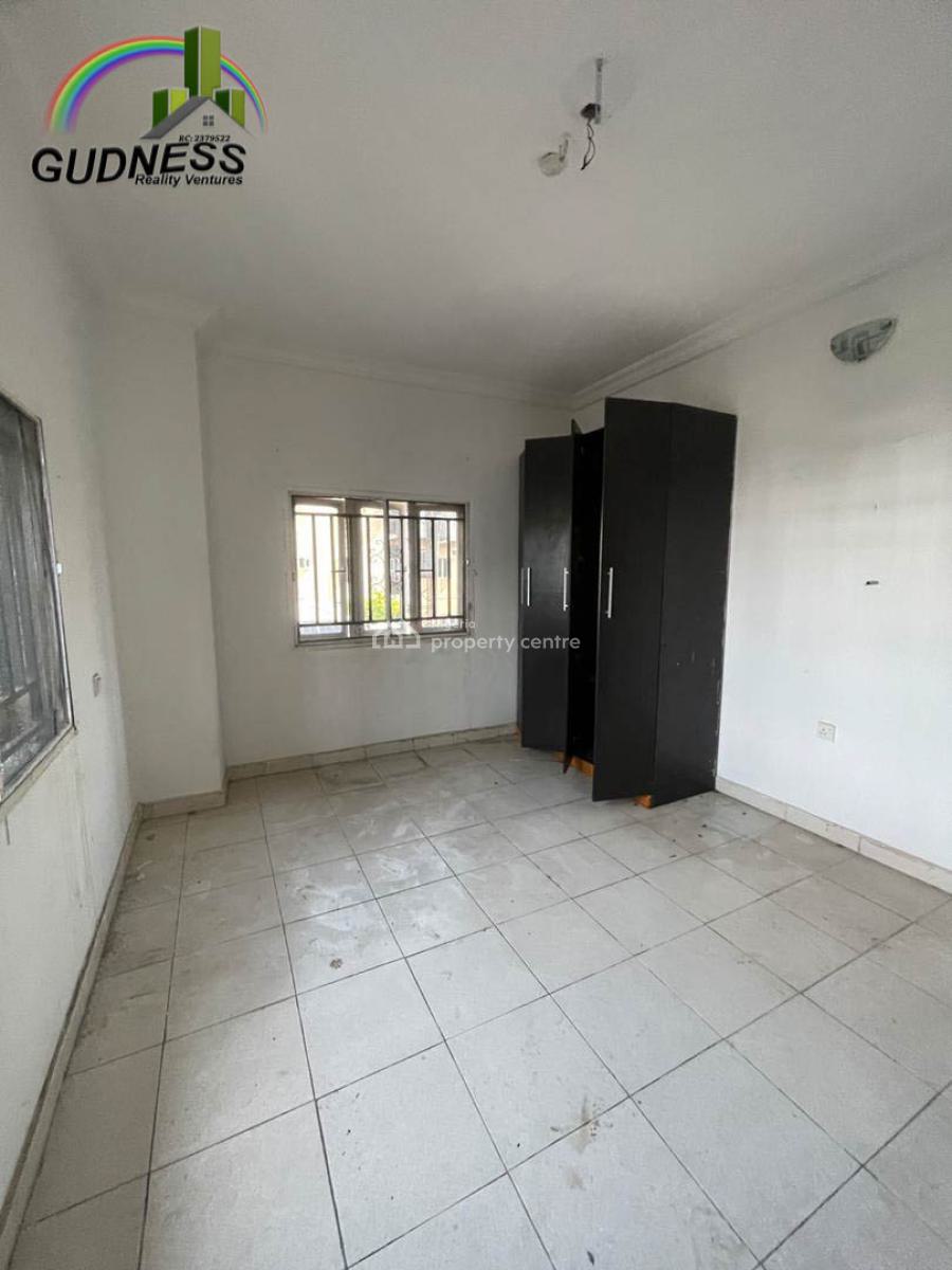 Spacious 3 Bedroom Flat, New Road, Lekki, Lagos, Flat / Apartment for Rent