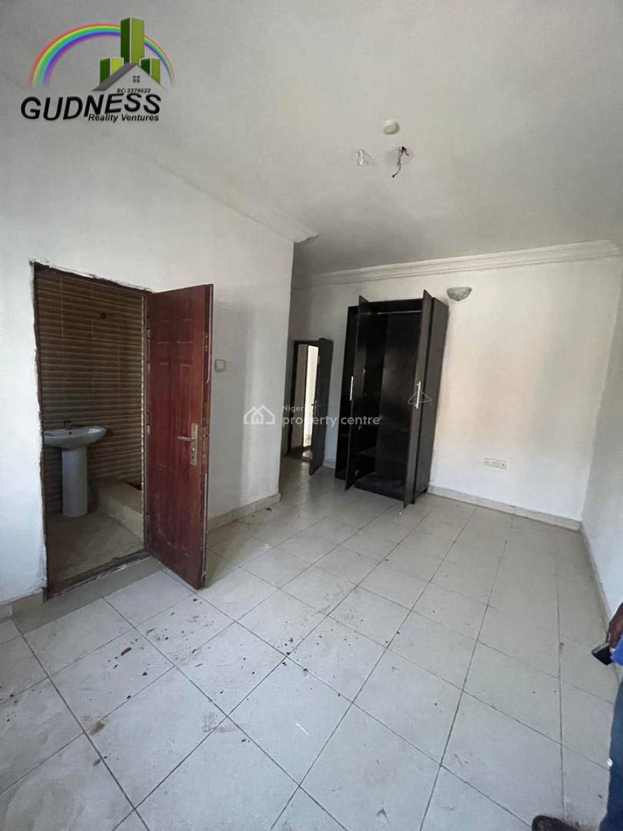 Spacious 3 Bedroom Flat, New Road, Lekki, Lagos, Flat / Apartment for Rent