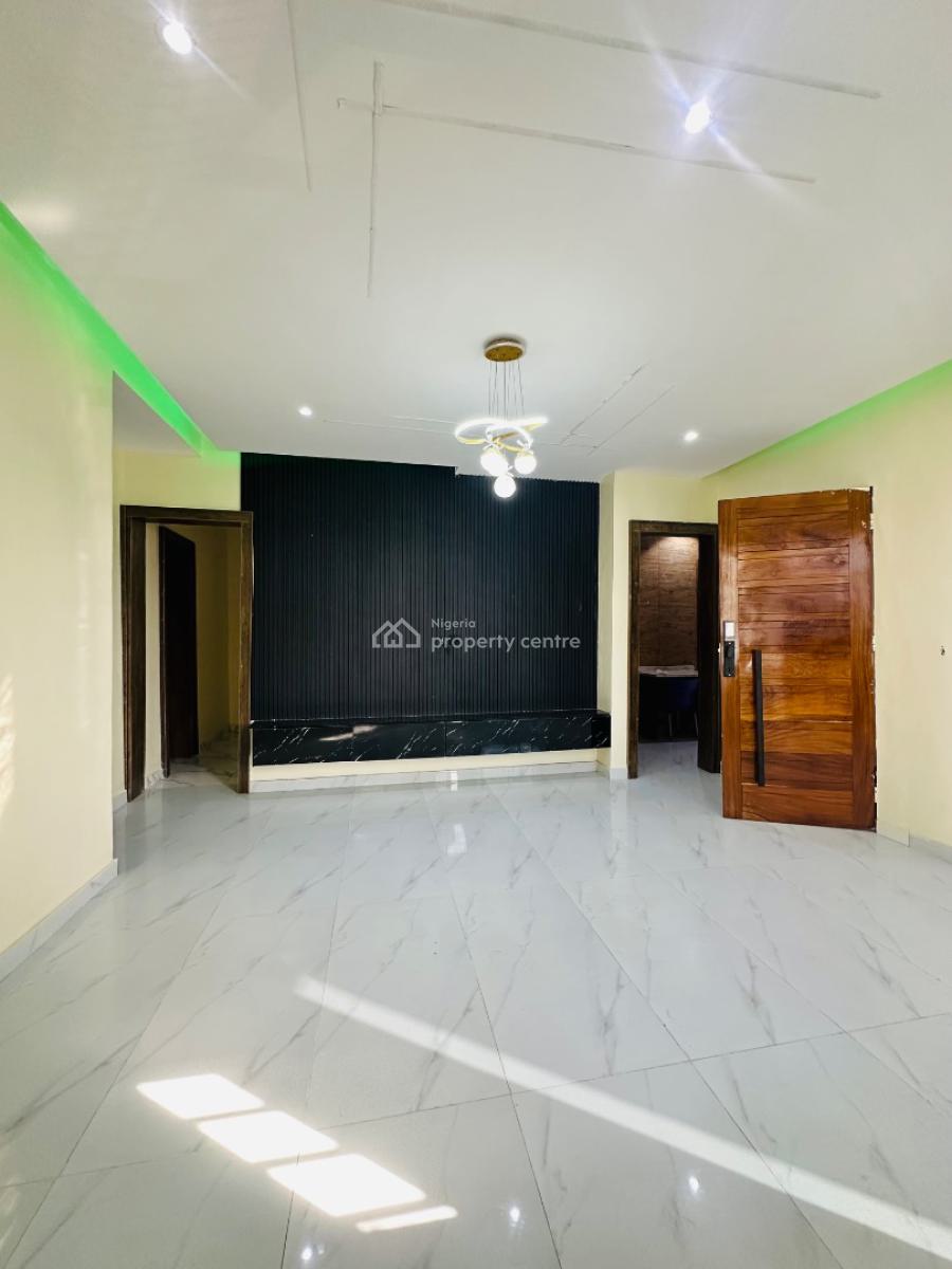 Beautifully Built 2 Bedroom Apartment with Bq & Elevator, Lekki Phase 1, Lekki, Lagos, Flat / Apartment for Sale