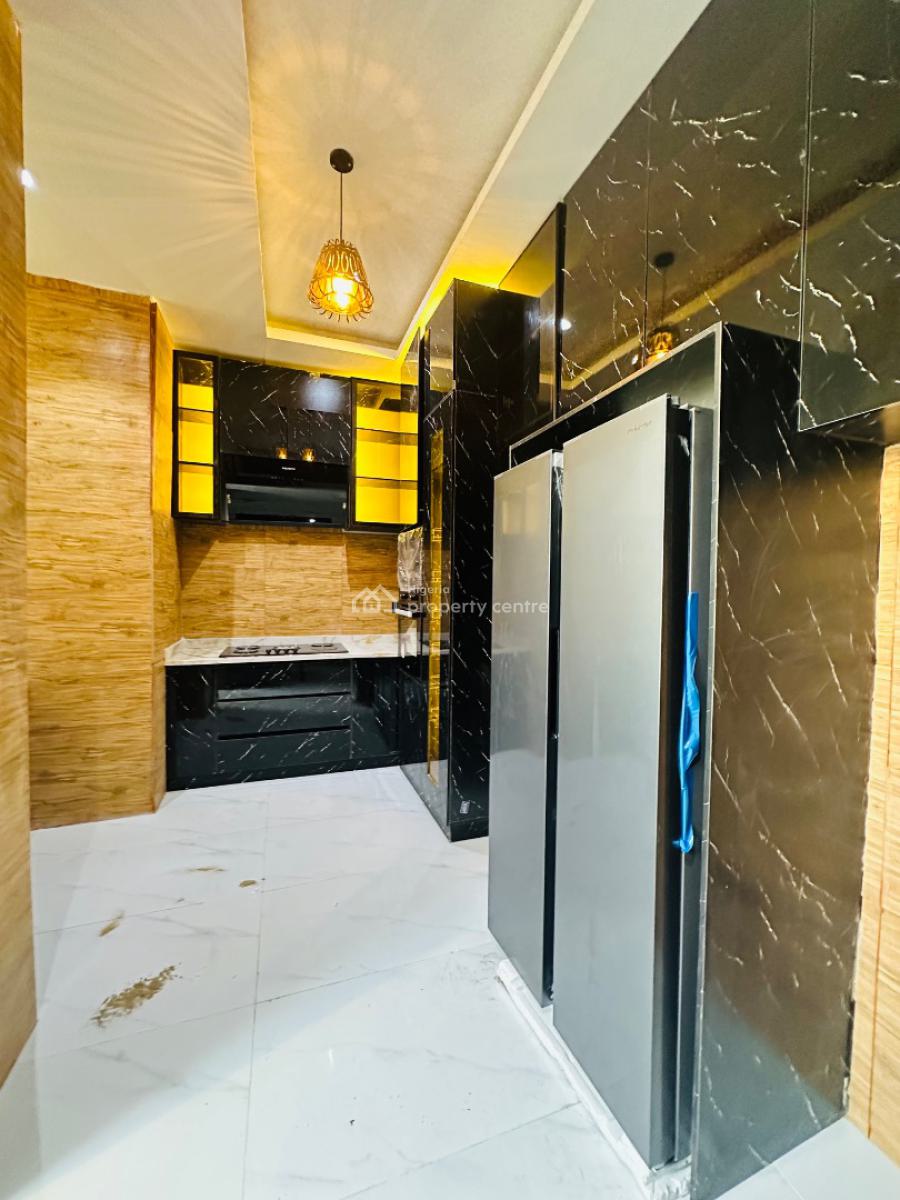 Beautifully Built 2 Bedroom Apartment with Bq & Elevator, Lekki Phase 1, Lekki, Lagos, Flat / Apartment for Sale