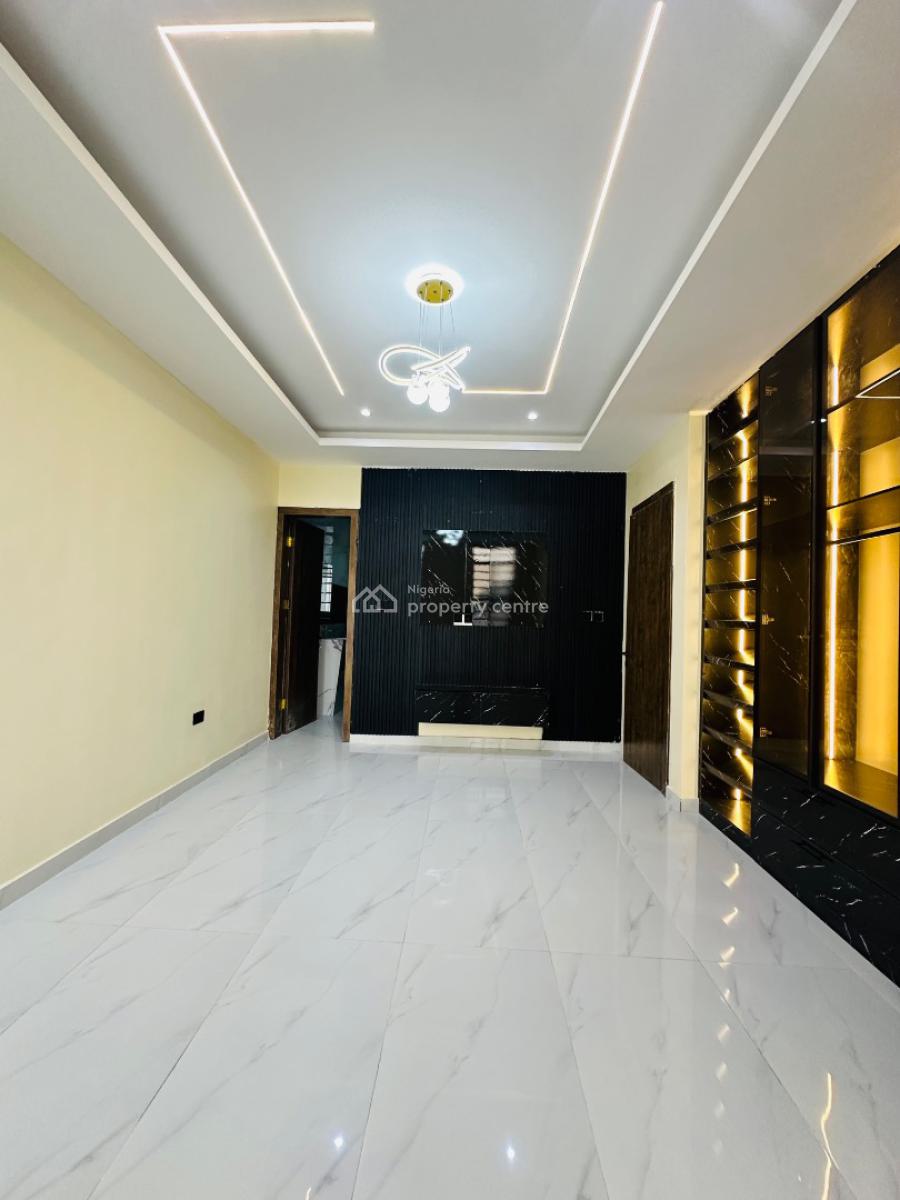 Beautifully Built 2 Bedroom Apartment with Bq & Elevator, Lekki Phase 1, Lekki, Lagos, Flat / Apartment for Sale