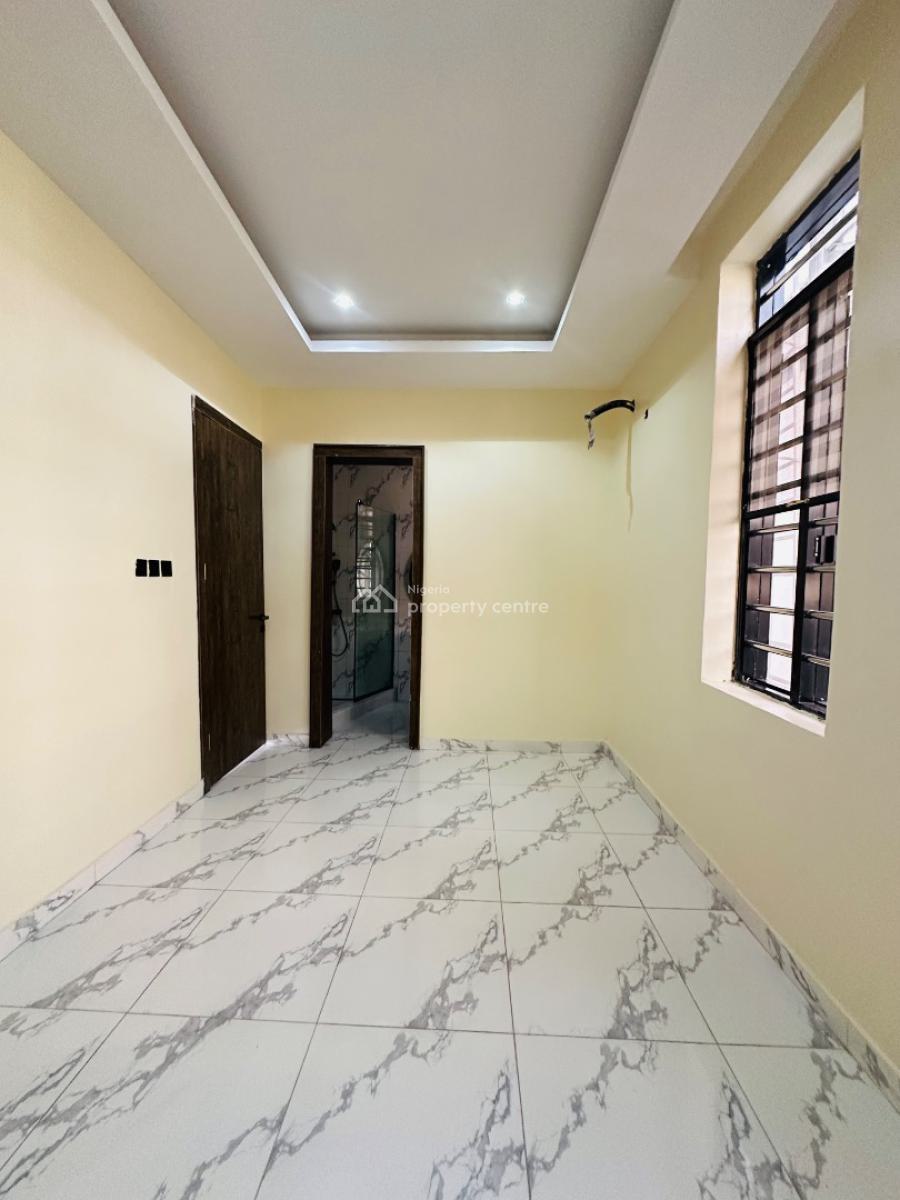 Beautifully Built 2 Bedroom Apartment with Bq & Elevator, Lekki Phase 1, Lekki, Lagos, Flat / Apartment for Sale