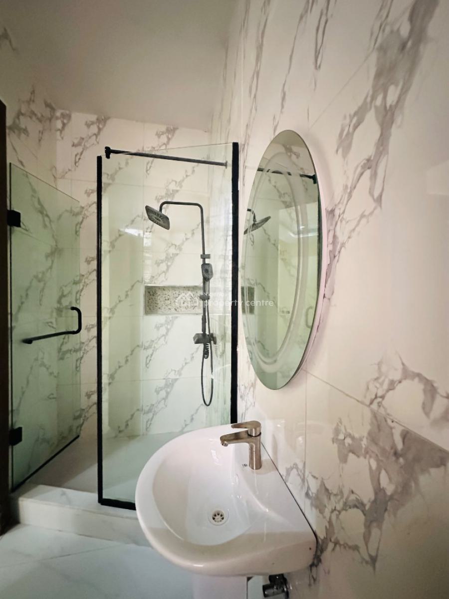 Beautifully Built 2 Bedroom Apartment with Bq & Elevator, Lekki Phase 1, Lekki, Lagos, Flat / Apartment for Sale