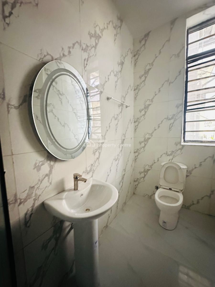 Beautifully Built 2 Bedroom Apartment with Bq & Elevator, Lekki Phase 1, Lekki, Lagos, Flat / Apartment for Sale