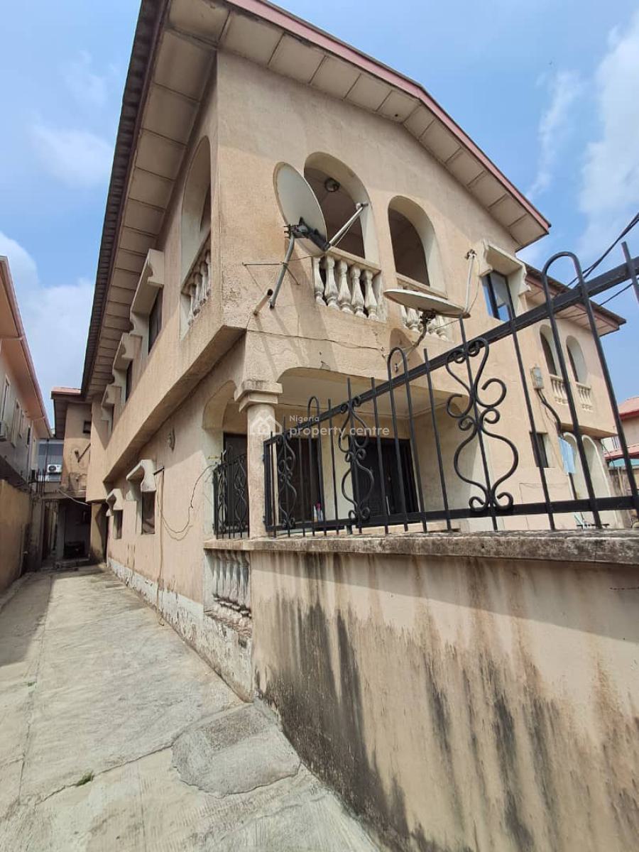Spacious 3 Bedroom Apartment, Gra Phase 2, Magodo, Lagos, Flat / Apartment for Rent