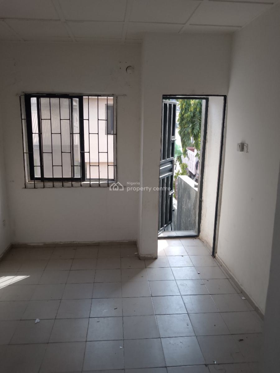 Portable Mini Flat Upstairs, Canaan Estate Opposite Sky Mall, Sangotedo, Ajah, Lagos, Mini Flat (room and Parlour) for Rent