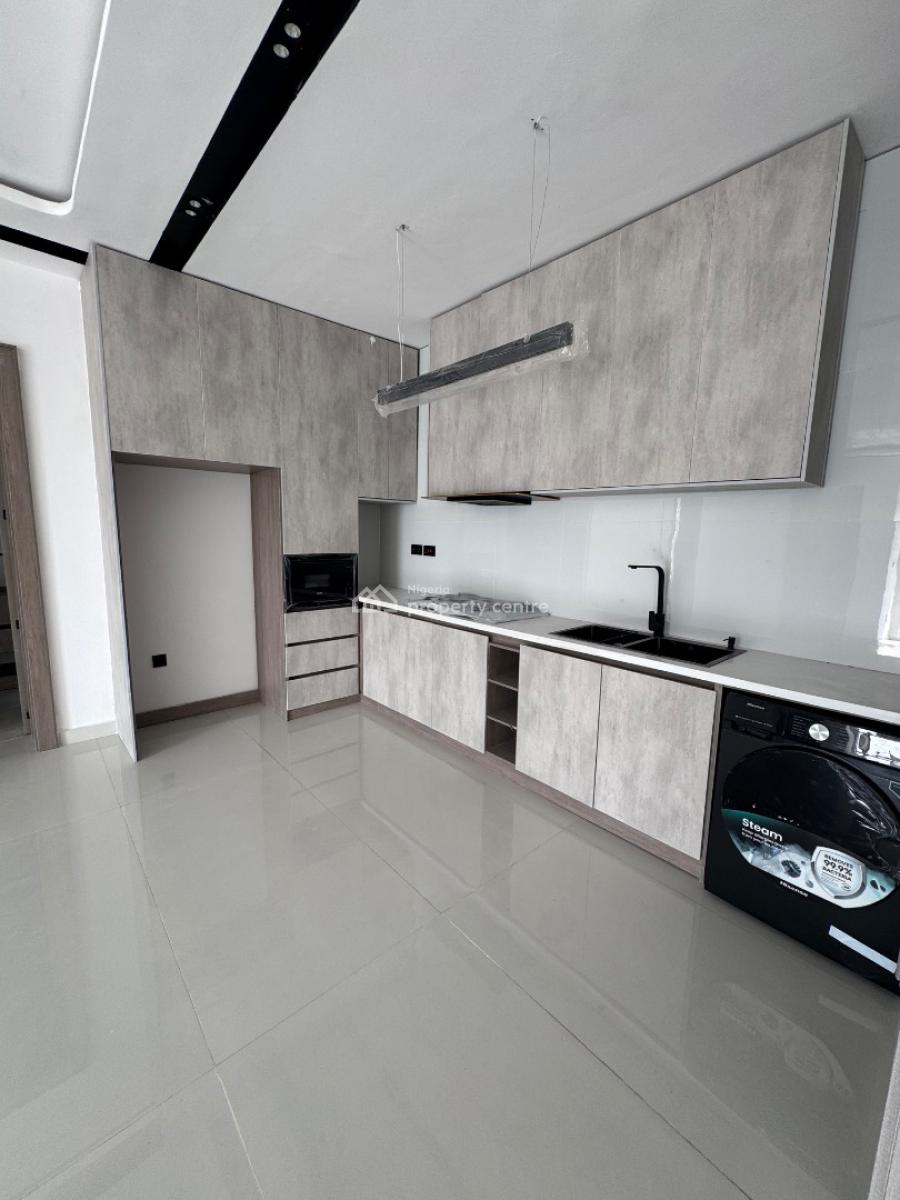 Luxury 3 Bedroom Apartment, Lekki Phase 1, Lekki, Lagos, Block of Flats for Sale