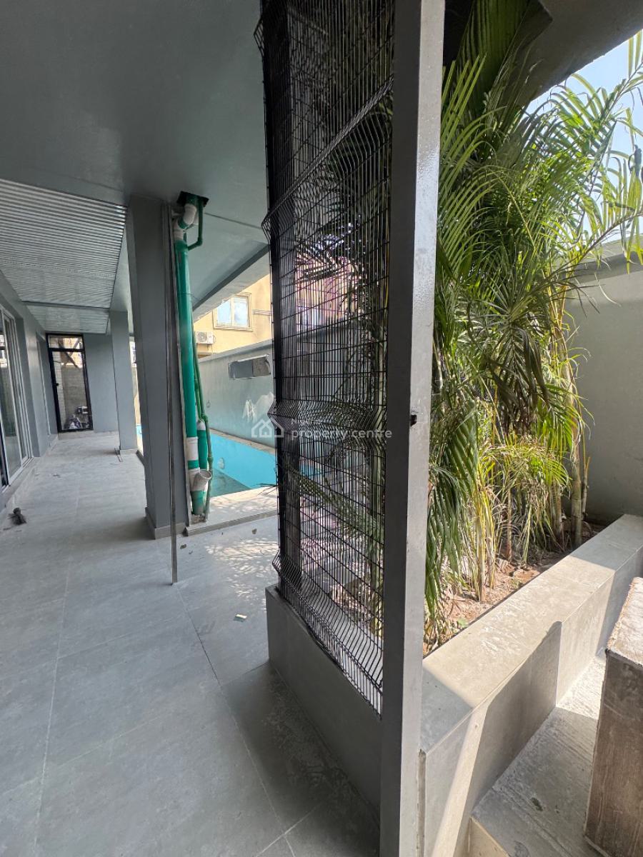 Luxury 3 Bedroom Apartment, Lekki Phase 1, Lekki, Lagos, Block of Flats for Sale