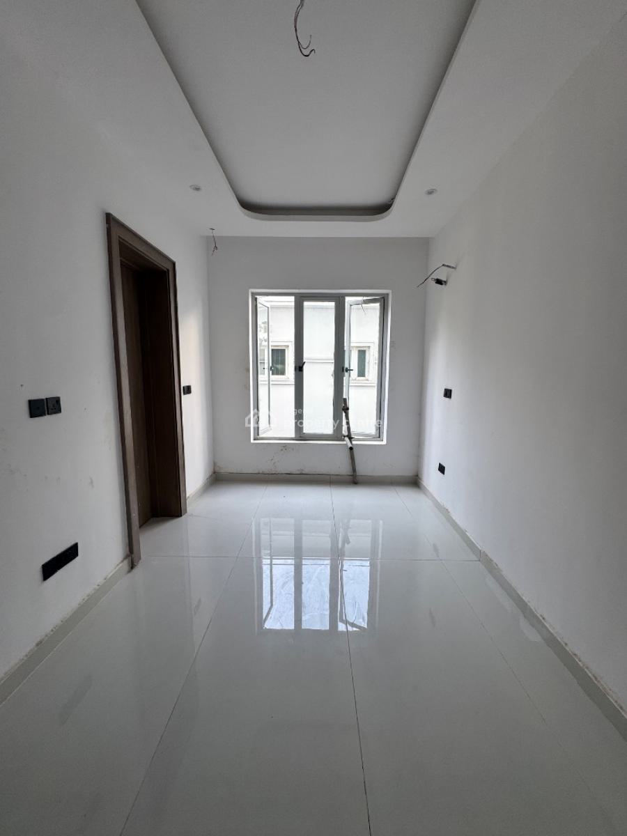 Luxury 3 Bedroom Apartment, Lekki Phase 1, Lekki, Lagos, Block of Flats for Sale