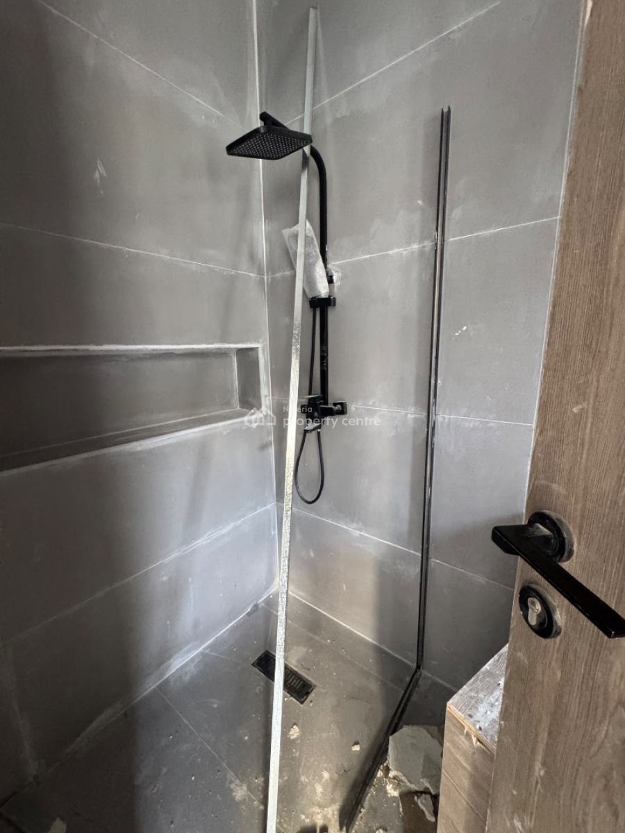 Luxury 3 Bedroom Apartment, Lekki Phase 1, Lekki, Lagos, Block of Flats for Sale