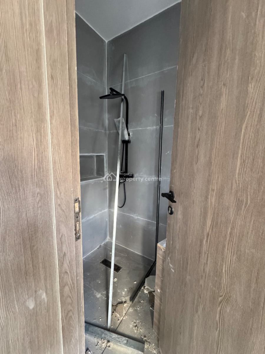 Luxury 3 Bedroom Apartment, Lekki Phase 1, Lekki, Lagos, Block of Flats for Sale