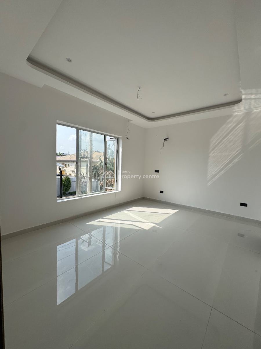 Luxury 3 Bedroom Apartment, Lekki Phase 1, Lekki, Lagos, Block of Flats for Sale