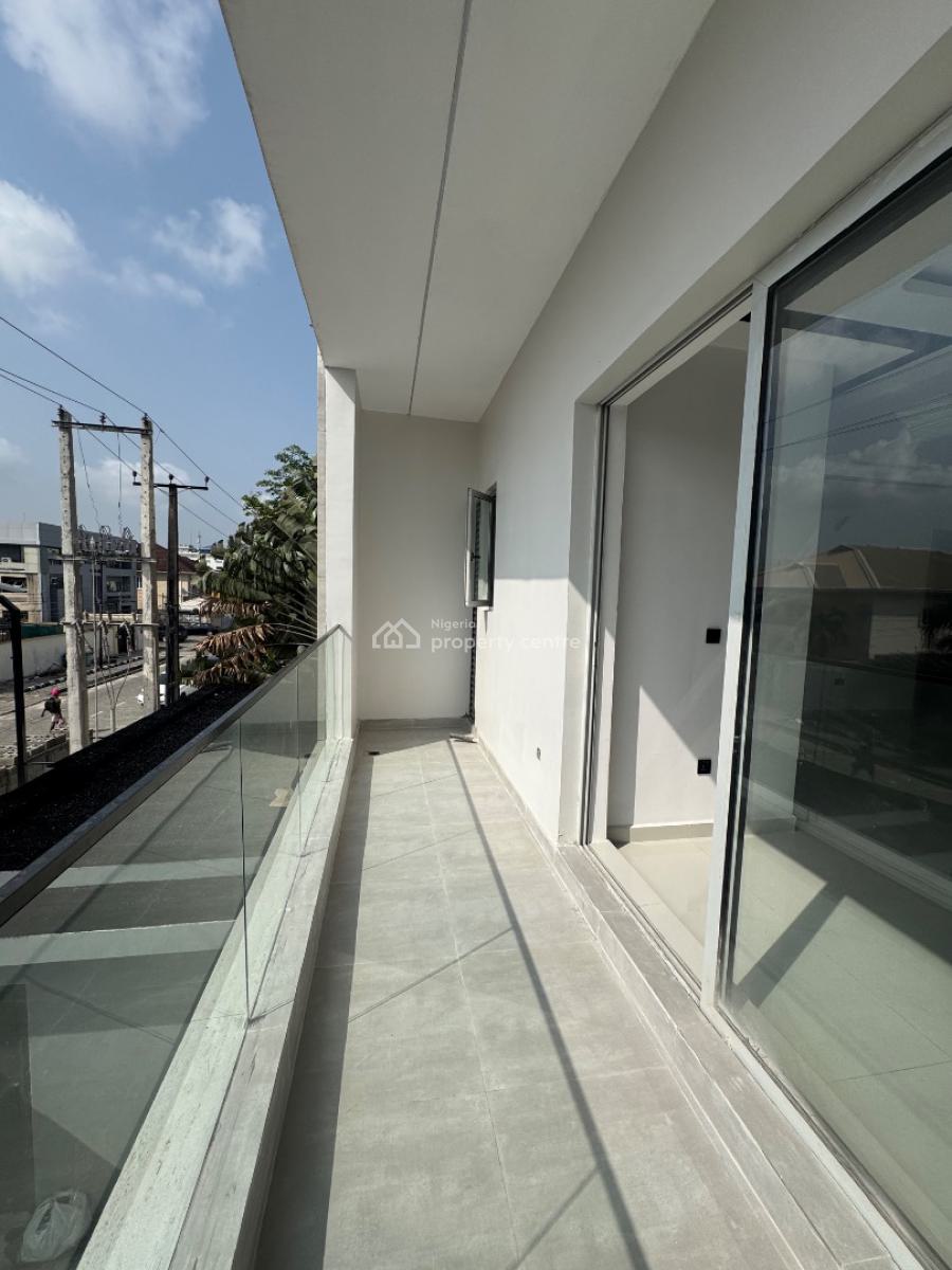 Luxury 3 Bedroom Apartment, Lekki Phase 1, Lekki, Lagos, Block of Flats for Sale