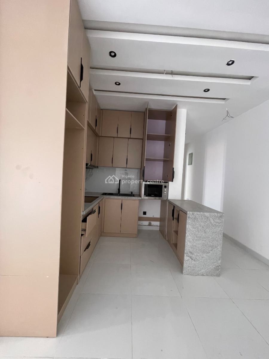 2 Bedroom  Apartment, Lekki Phase 1, Lekki, Lagos, Flat / Apartment for Sale