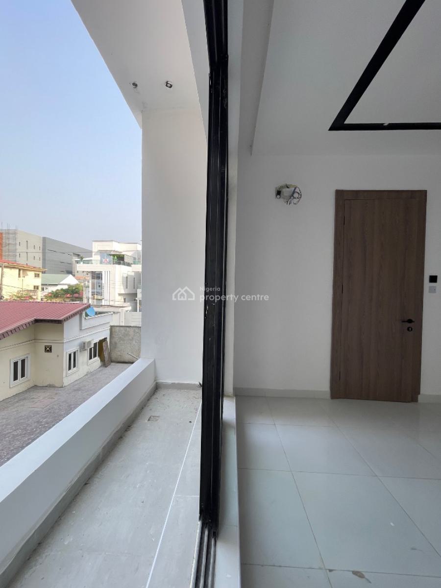 2 Bedroom  Apartment, Lekki Phase 1, Lekki, Lagos, Flat / Apartment for Sale