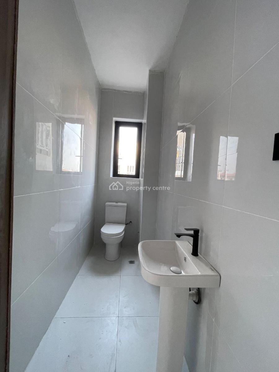2 Bedroom  Apartment, Lekki Phase 1, Lekki, Lagos, Flat / Apartment for Sale