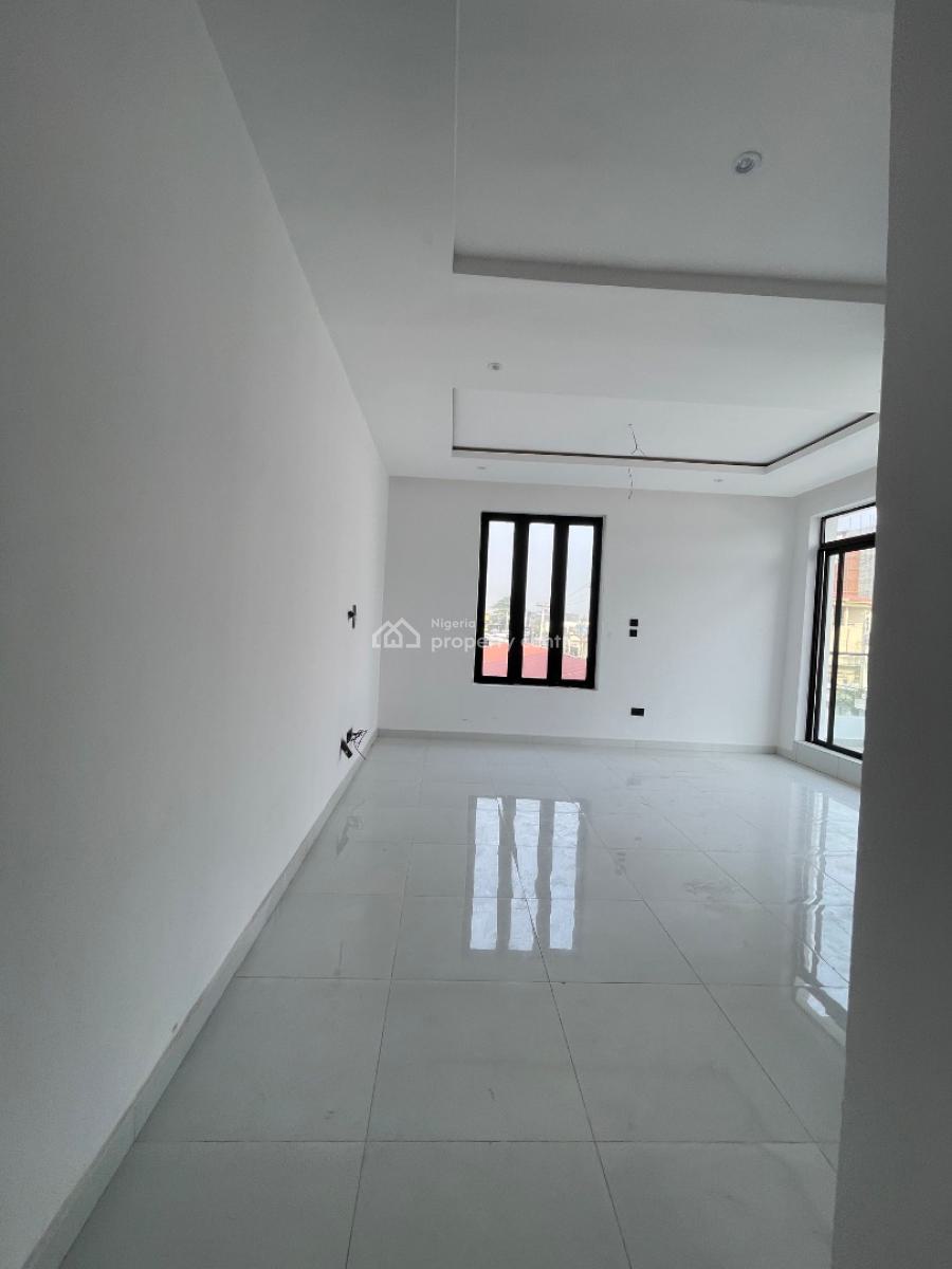 2 Bedroom  Apartment, Lekki Phase 1, Lekki, Lagos, Flat / Apartment for Sale