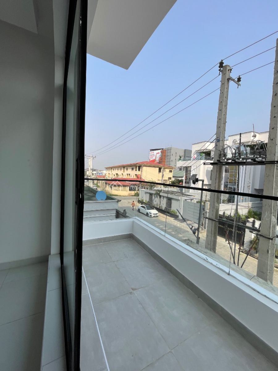 2 Bedroom  Apartment, Lekki Phase 1, Lekki, Lagos, Flat / Apartment for Sale