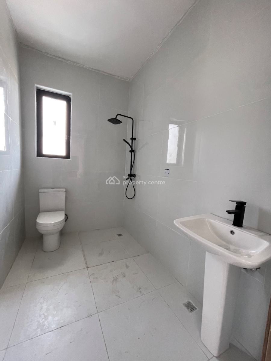 2 Bedroom  Apartment, Lekki Phase 1, Lekki, Lagos, Flat / Apartment for Sale
