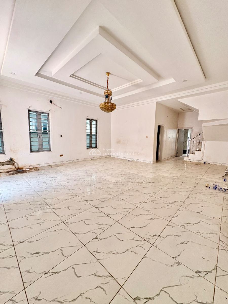 Hot Distress 4 Bedroom Semi Detached Duplex with Bq and a Gatehouse, Near Orchid Roundabout By Lekki 2nd Toll Gate, Lekki, Lagos, Semi-detached Duplex for Sale