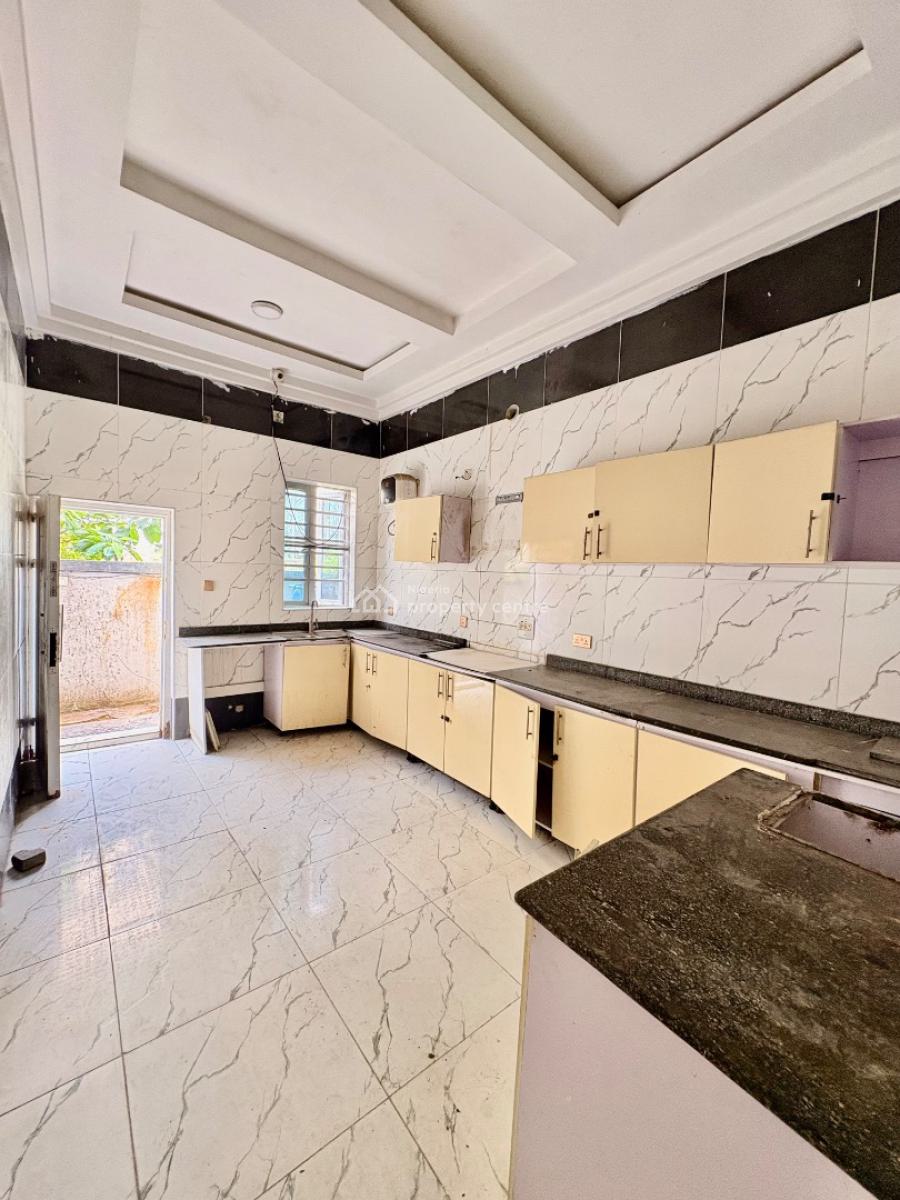 Hot Distress 4 Bedroom Semi Detached Duplex with Bq and a Gatehouse, Near Orchid Roundabout By Lekki 2nd Toll Gate, Lekki, Lagos, Semi-detached Duplex for Sale