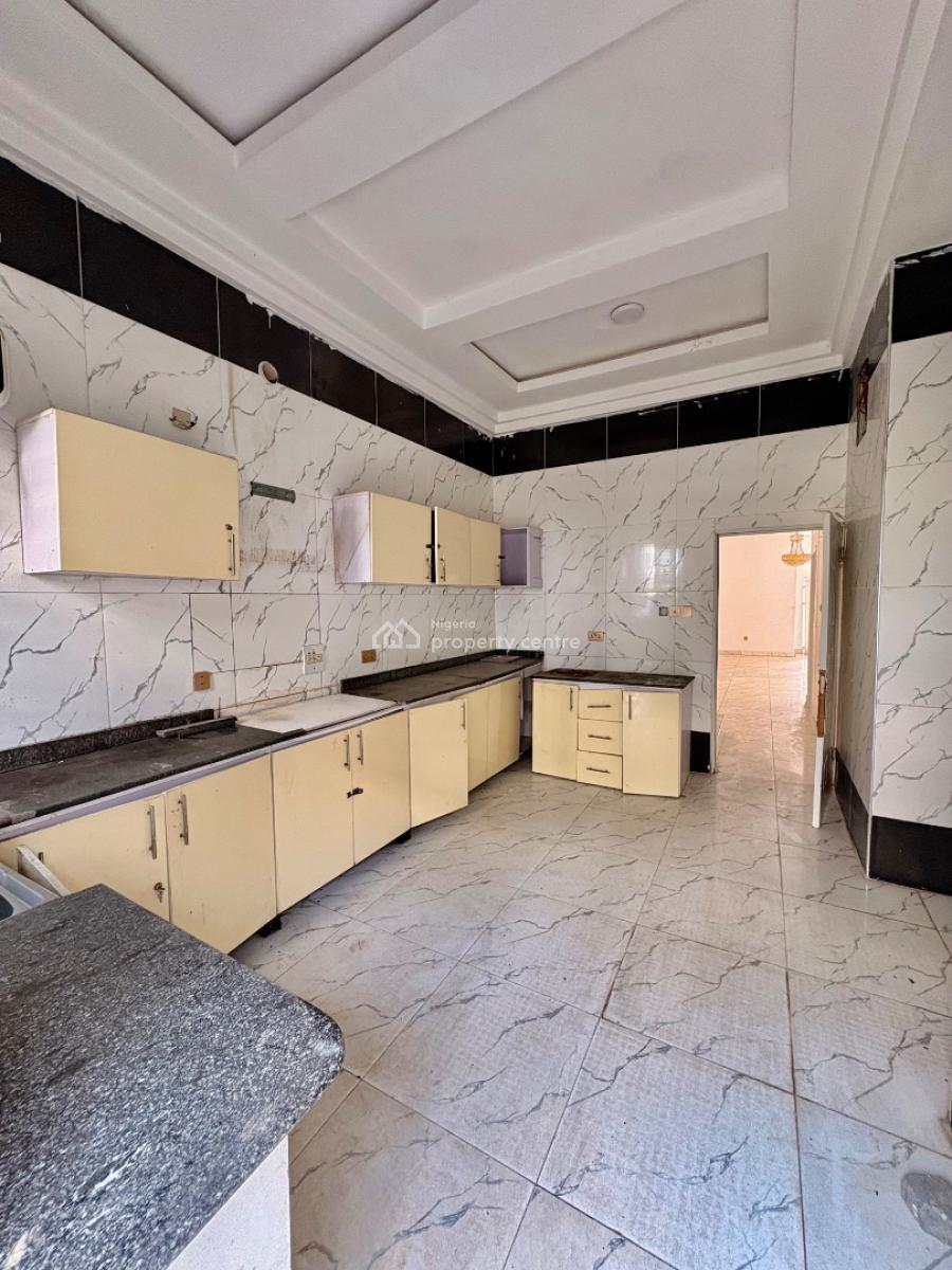 Hot Distress 4 Bedroom Semi Detached Duplex with Bq and a Gatehouse, Near Orchid Roundabout By Lekki 2nd Toll Gate, Lekki, Lagos, Semi-detached Duplex for Sale