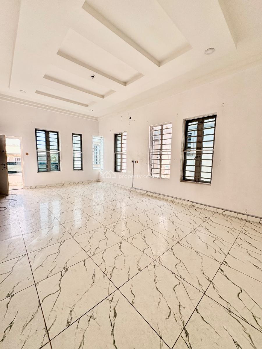 Hot Distress 4 Bedroom Semi Detached Duplex with Bq and a Gatehouse, Near Orchid Roundabout By Lekki 2nd Toll Gate, Lekki, Lagos, Semi-detached Duplex for Sale