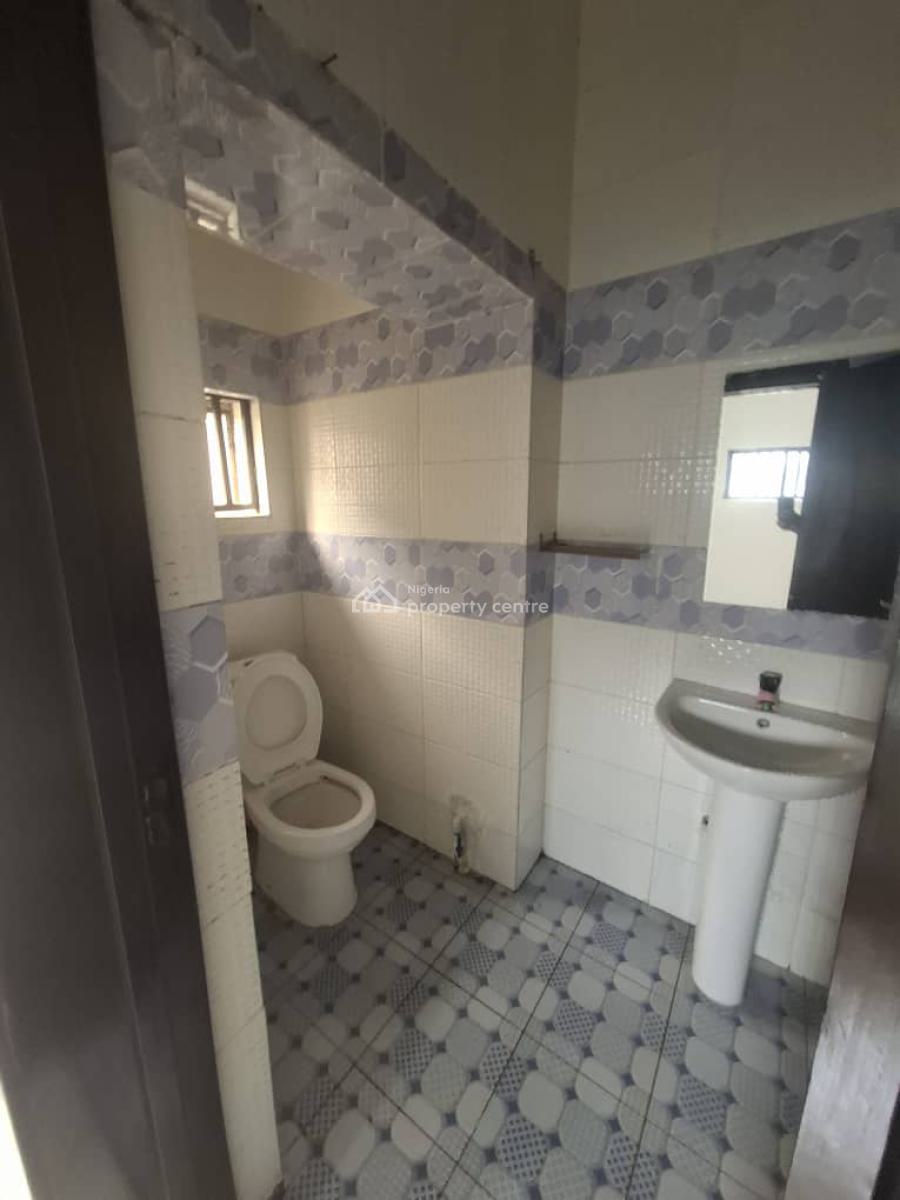 7 Units of 3 Bedroom and 3 Units of 2 Bedrooms, Lekki Phase 1, Lekki, Lagos, House for Rent