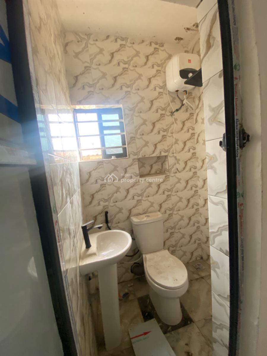 Executive Self Contain Apartment, Shomolu, Lagos, Self Contain (single Rooms) for Sale