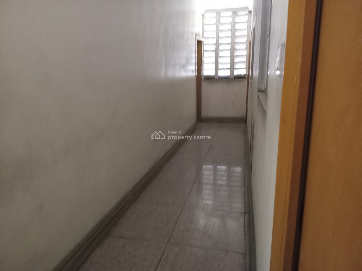 Luxury Two (2) Bedroom Flat in an Estate, Golf Estate, Port Harcourt, Rivers, Block of Flats for Sale