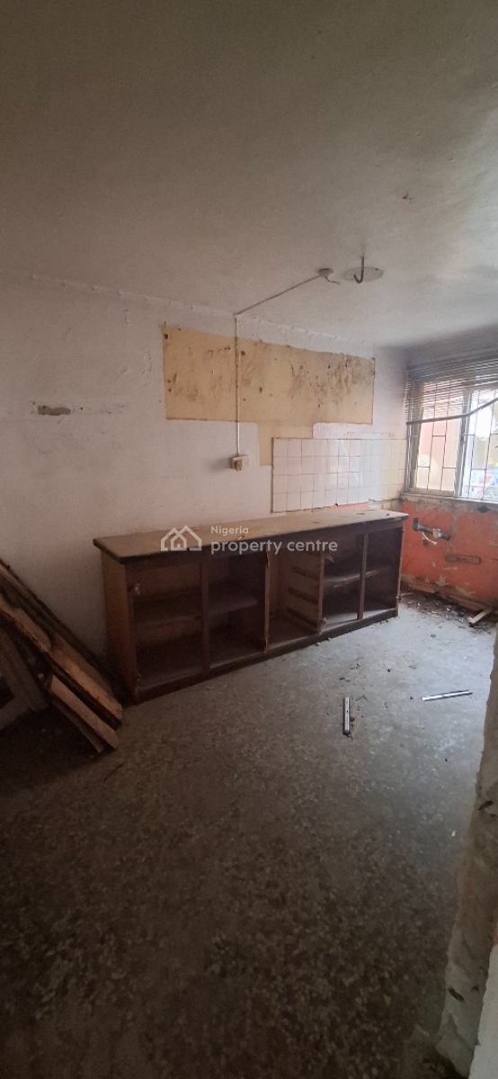 Re-developable Block of 4 Units of 3 Bedroom Flats, Off Lateef Jakande Way, Agidingbi, Ikeja, Lagos, Block of Flats for Sale