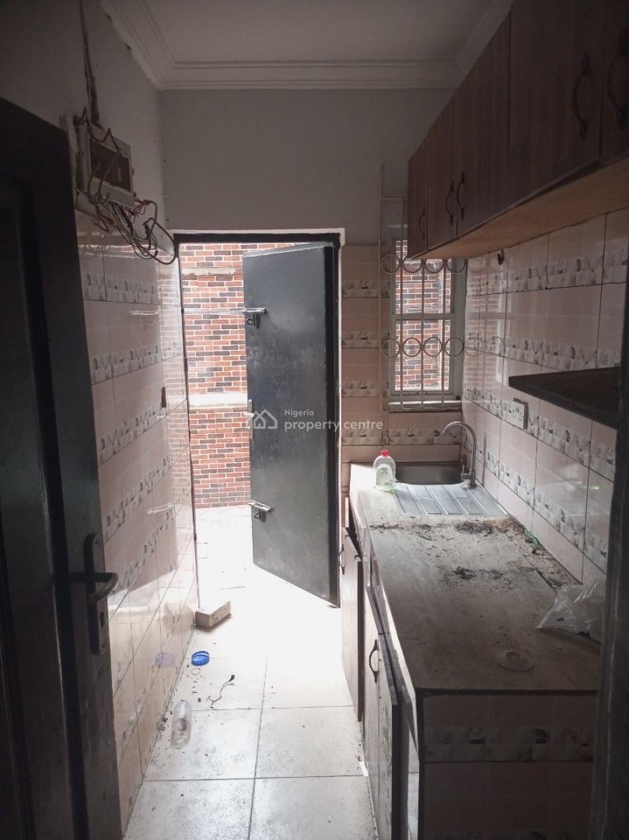 2 Bedroom Flats, Egberoungbe Street Off Igi Olugbin, Bariga, Shomolu, Lagos, Flat / Apartment for Rent