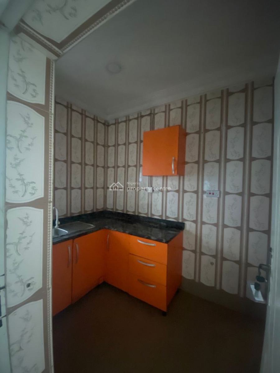 Neatly Used 2 Bedroom Flat, Thera Annex, Blenco Lane, Ajah, Lagos, Flat / Apartment for Rent