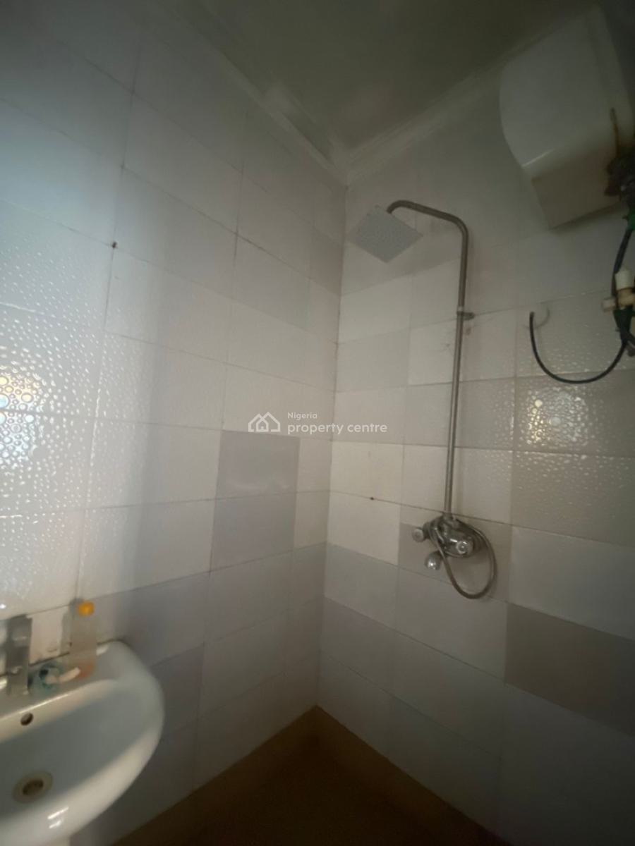 Neatly Used 2 Bedroom Flat, Thera Annex, Blenco Lane, Ajah, Lagos, Flat / Apartment for Rent