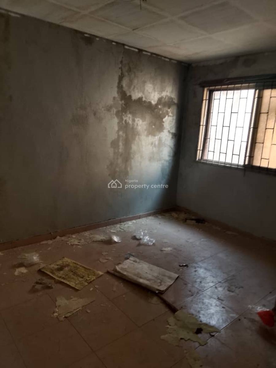 3 Bedroom Apartment Upstairs in a Secured Neighbourhood, Isheri, Lagos, Flat / Apartment for Rent