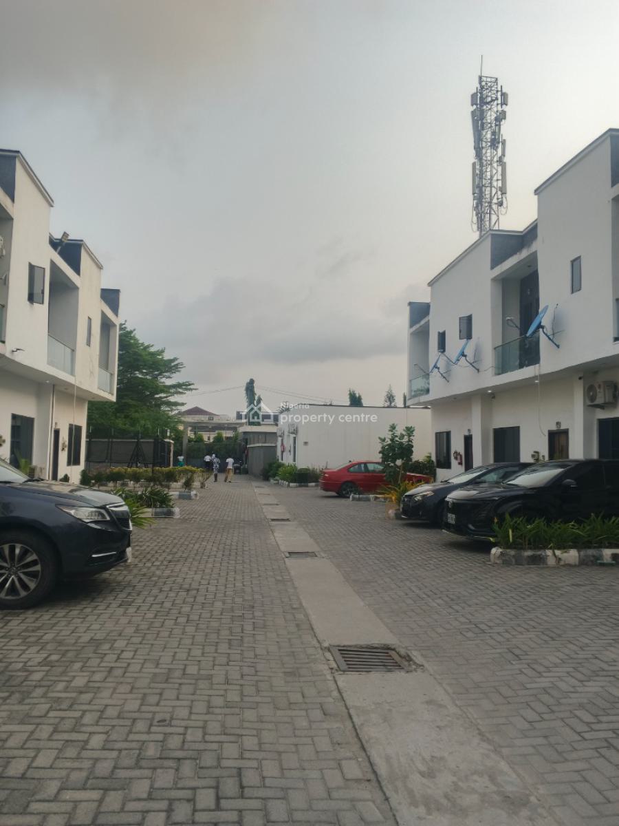 Beautiful 3 Bedroom Duplex with Bq, Ologolo, Lekki, Lagos, Terraced Duplex for Sale