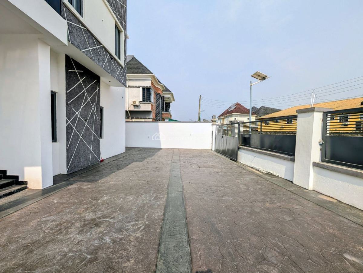 Brand New 4 Bedroom Detached with Massive Compound, Peninsula Garden Estate, Blenco Bustop, Sangotedo, Ajah, Lagos, Detached Duplex for Sale