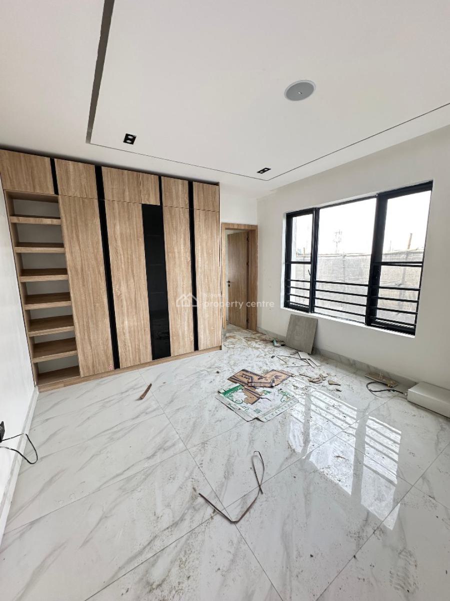 Lovely 2 Bedroom Apartment + Bq, Lekki Phase 1, Lekki, Lagos, Flat / Apartment for Sale