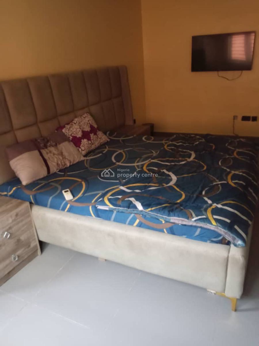 Specious Serviced 3 Bedrooms Apartment, Off Fola Osibo, Lekki Phase 1, Lekki, Lagos, Flat / Apartment for Rent